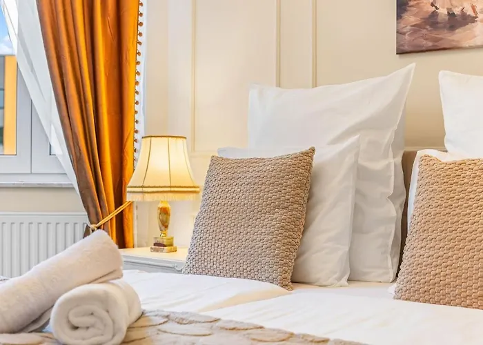 Ballroom - Parking Option - Netflix Apartamento Viena