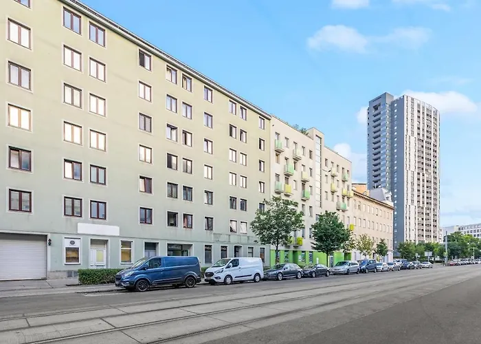 Ballroom - Parking Option - Netflix Apartamento